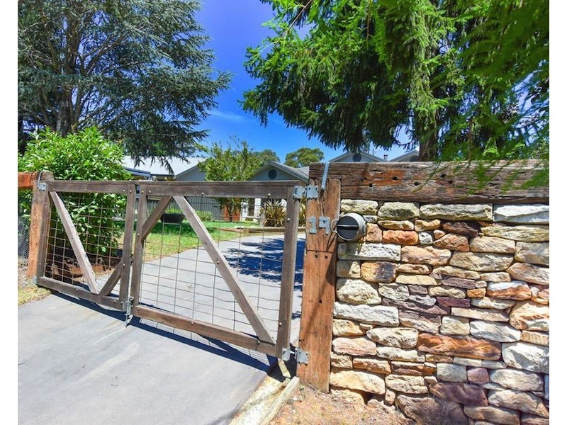 19 Station Street, Aylmerton NSW 2575