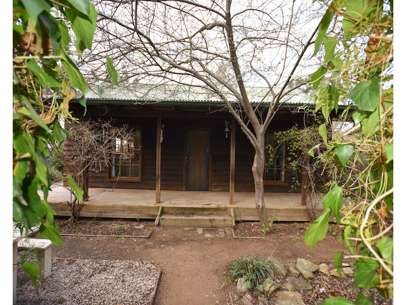 6  Railway Parade, Braemar NSW 2575