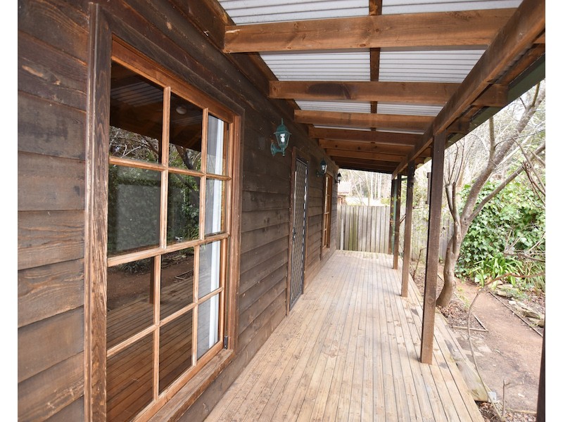 6  Railway Parade, Braemar NSW 2575