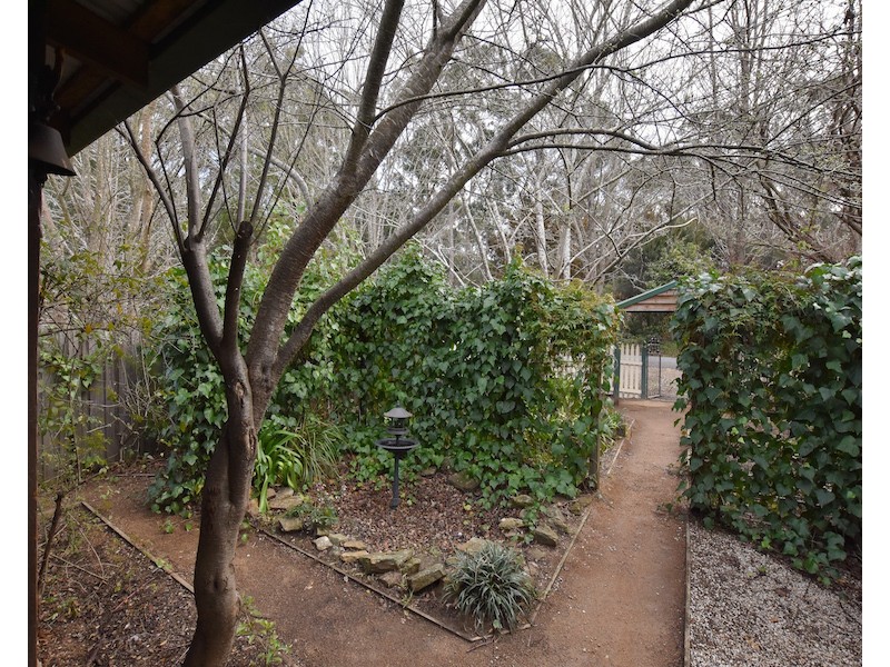 6  Railway Parade, Braemar NSW 2575