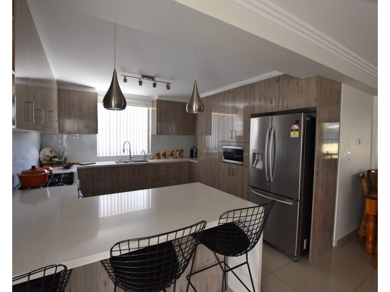 11 Boronia Avenue, Hill Top NSW 2575