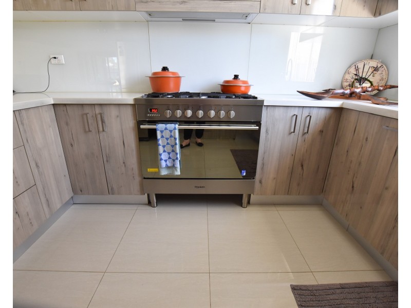 11 Boronia Avenue, Hill Top NSW 2575