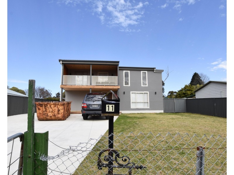 11 Boronia Avenue, Hill Top NSW 2575