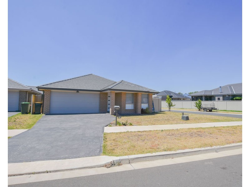 16 Kamilaroi Crescent, Braemar NSW 2575