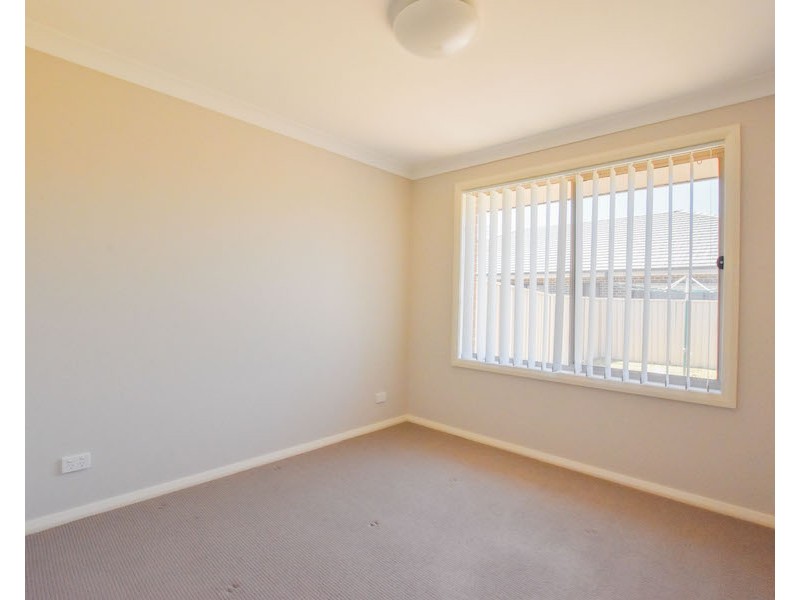 16 Kamilaroi Crescent, Braemar NSW 2575