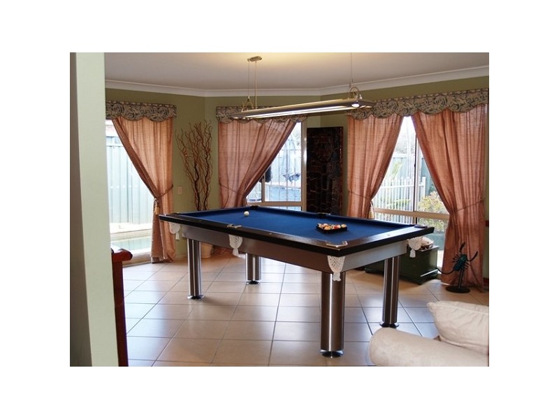 10 Woburn Place, Glenmore Park NSW 2745