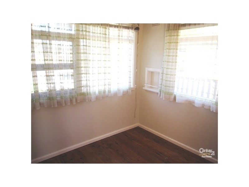 12 Cheltenahm Avenue, Cambridge Park NSW 2747