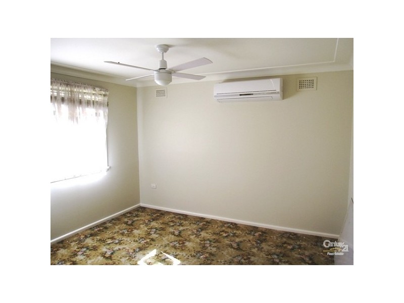 12 Cheltenahm Avenue, Cambridge Park NSW 2747