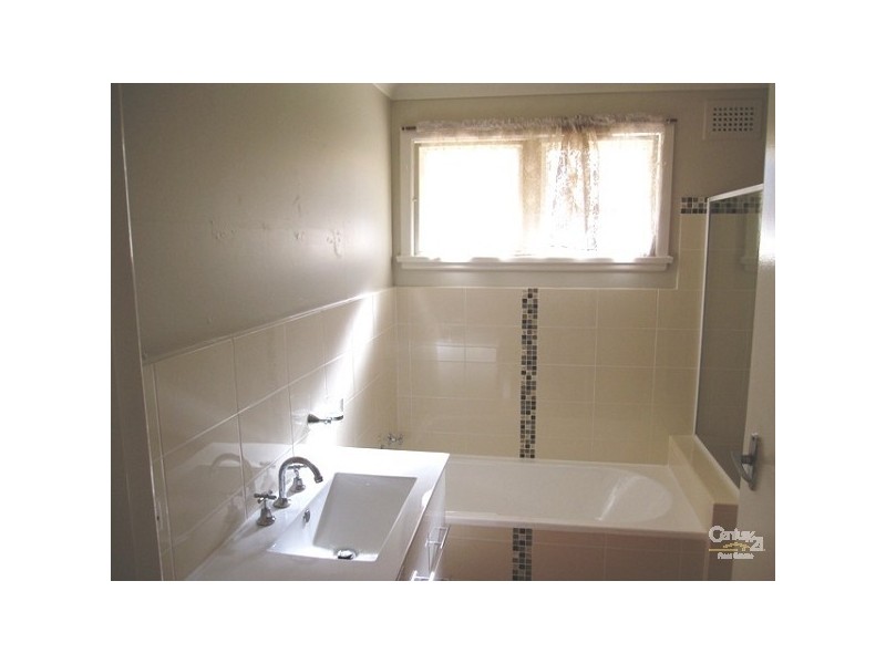 12 Cheltenahm Avenue, Cambridge Park NSW 2747