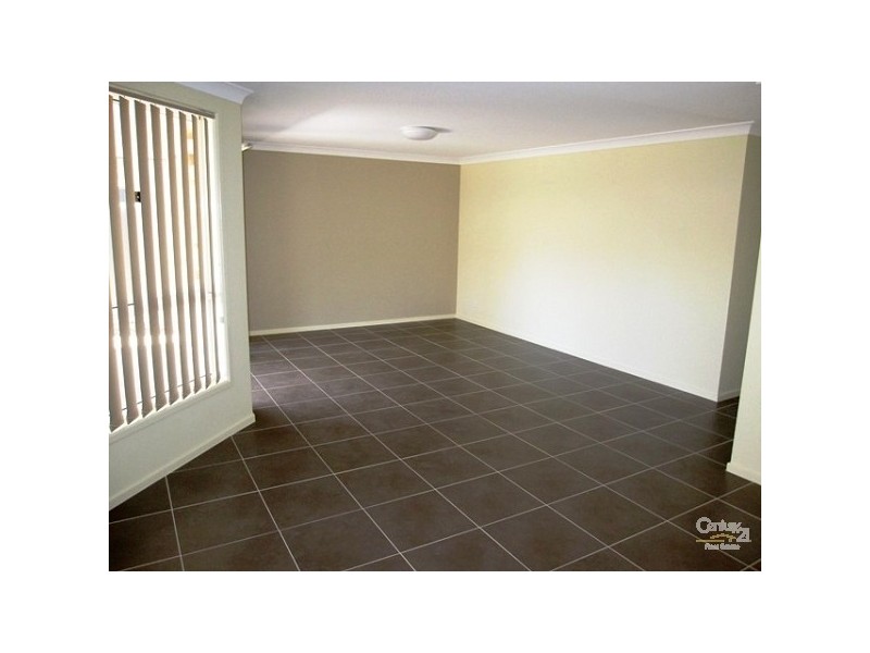 18 Maiden Avenue, Ropes Crossing NSW 2760