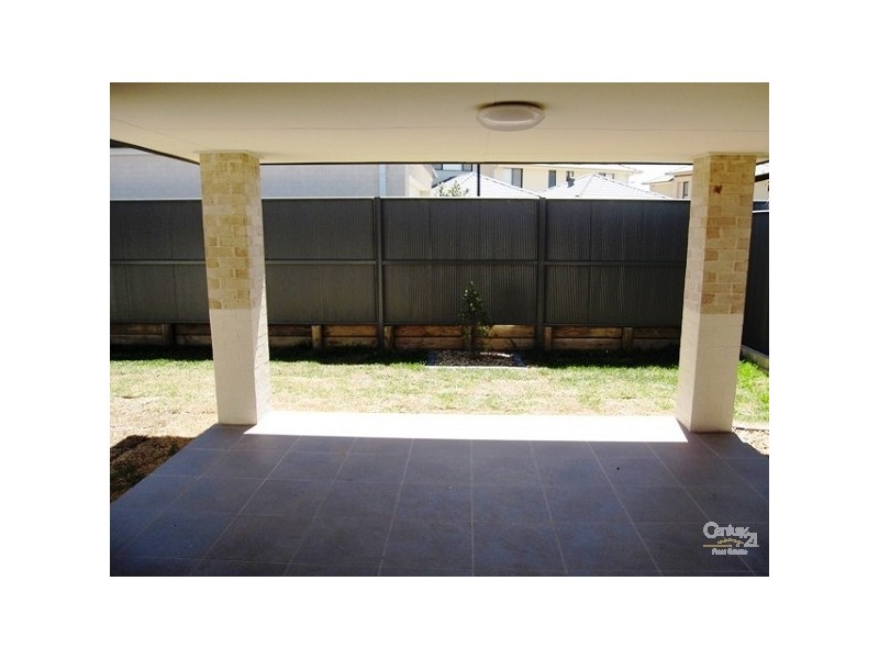18 Maiden Avenue, Ropes Crossing NSW 2760