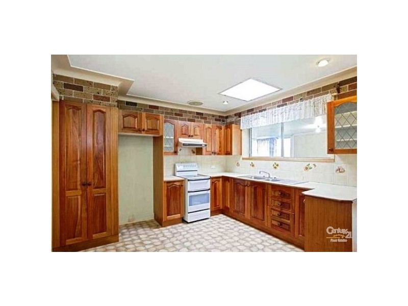 10 Besley Street, Cambridge Park NSW 2747