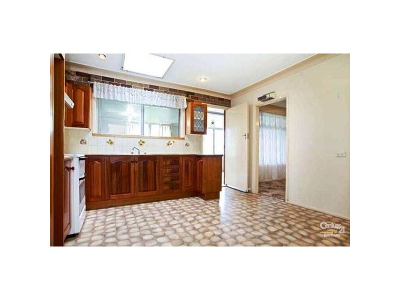 10 Besley Street, Cambridge Park NSW 2747