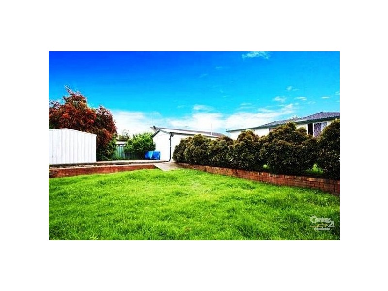 10 Besley Street, Cambridge Park NSW 2747