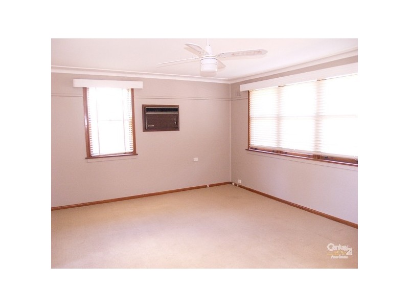 17 Butler Crescent, South Penrith NSW 2750