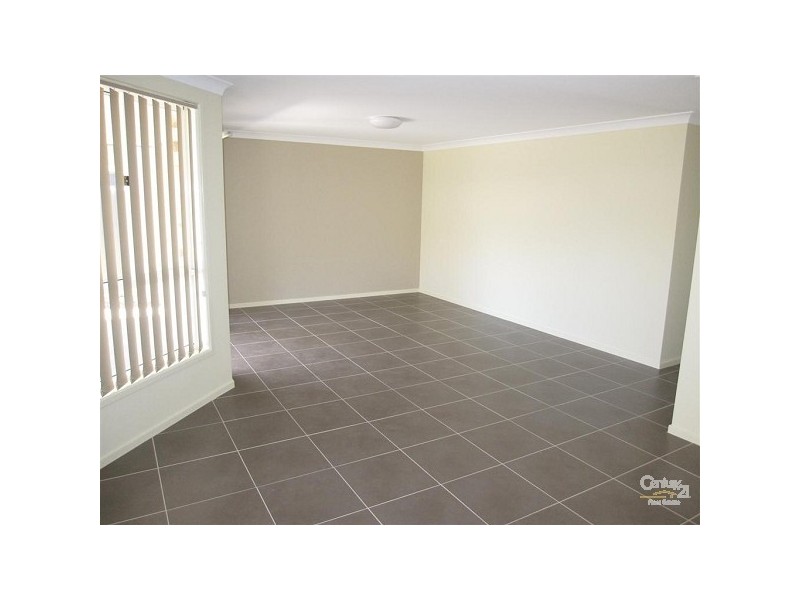 18 Maiden Avenue, Ropes Crossing NSW 2760