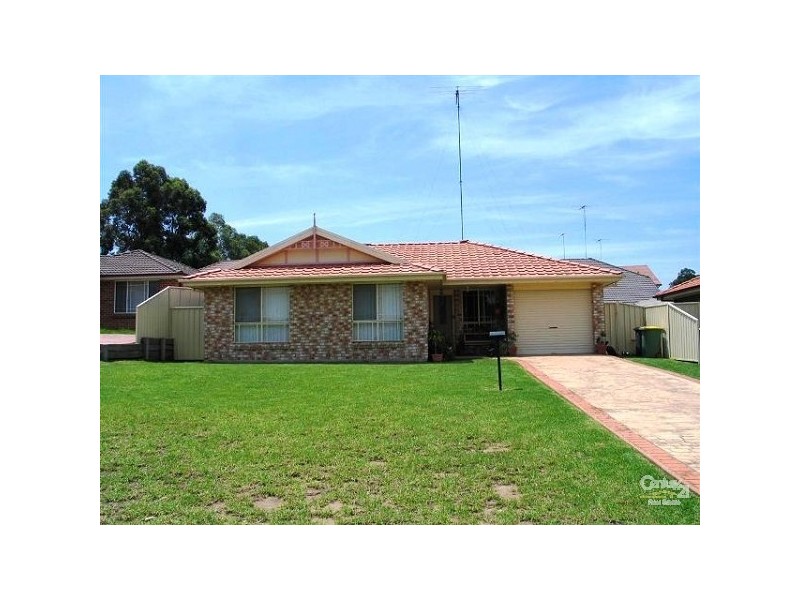 4 Lang Place, Glenmore Park NSW 2745