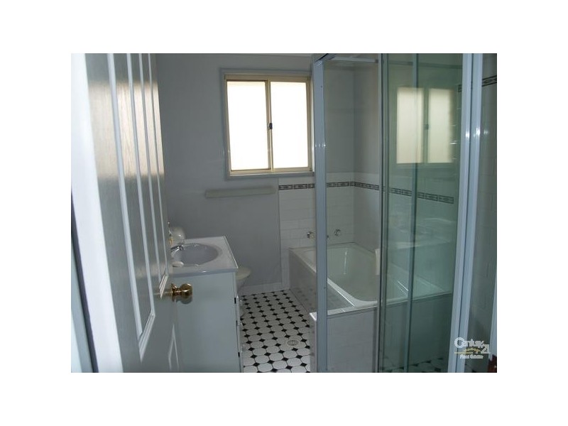4 Lang Place, Glenmore Park NSW 2745