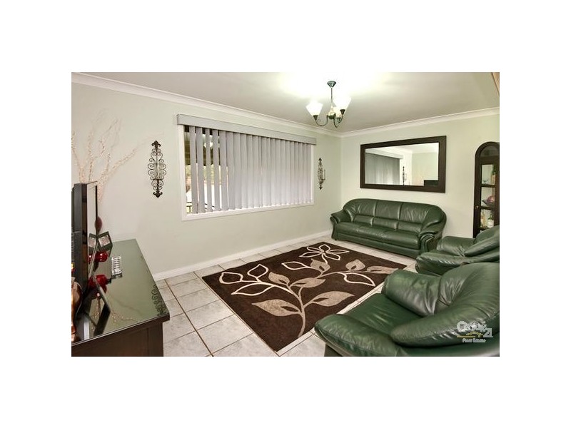 8 Twickenham Avenue, Cambridge Park NSW 2747
