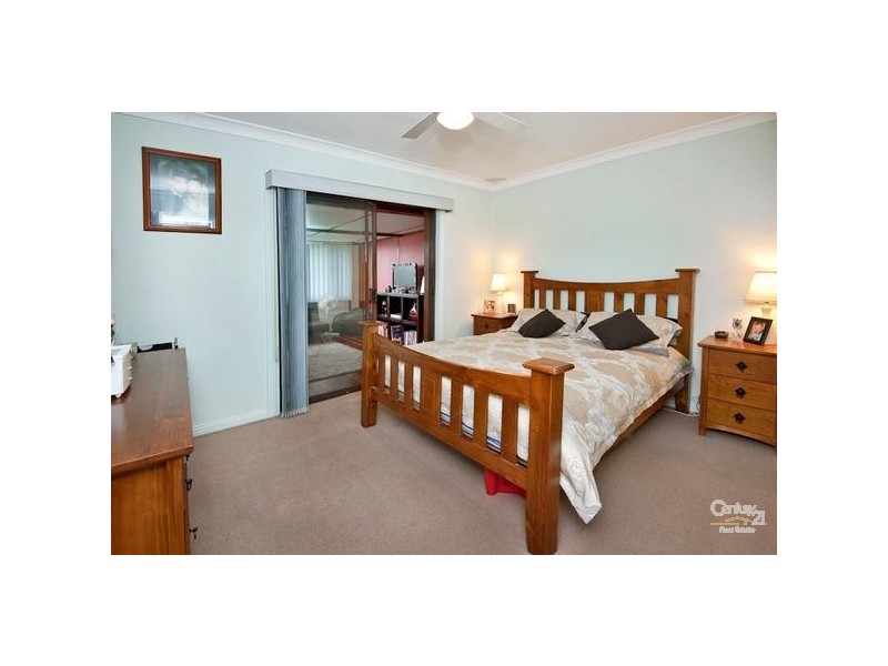 8 Twickenham Avenue, Cambridge Park NSW 2747
