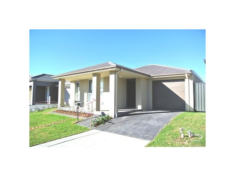 26 Finsbury Circuit, Ropes Crossing NSW 2760