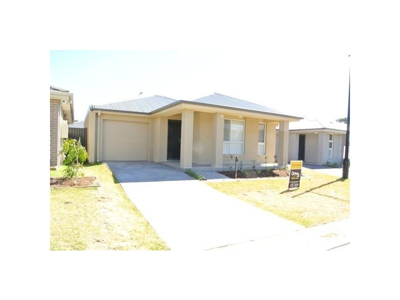 25 Finsbury Circuit, Ropes Crossing NSW 2760