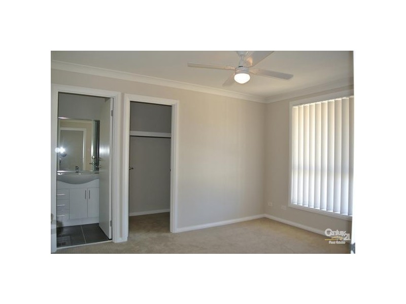 25 Finsbury Circuit, Ropes Crossing NSW 2760