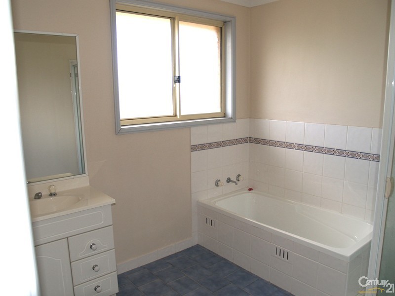 21 Coco Drive, Glenmore Park NSW 2745