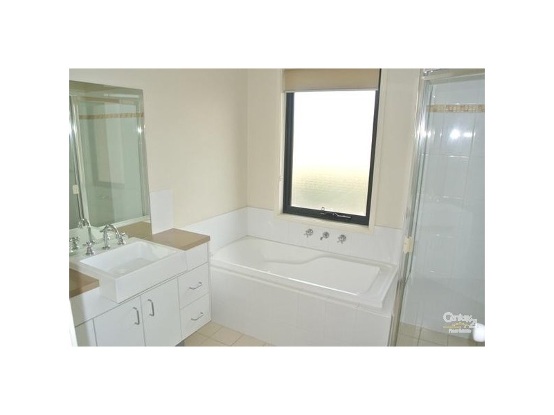 34 Dunlop Avenue, Ropes Crossing NSW 2760