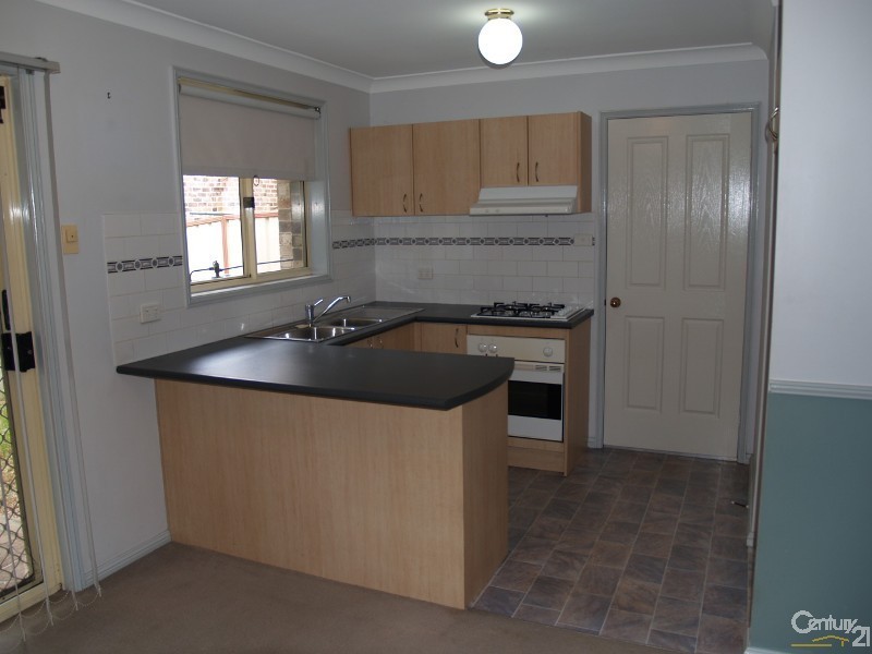 1/5 Gilmore Close, Glenmore Park NSW 2745