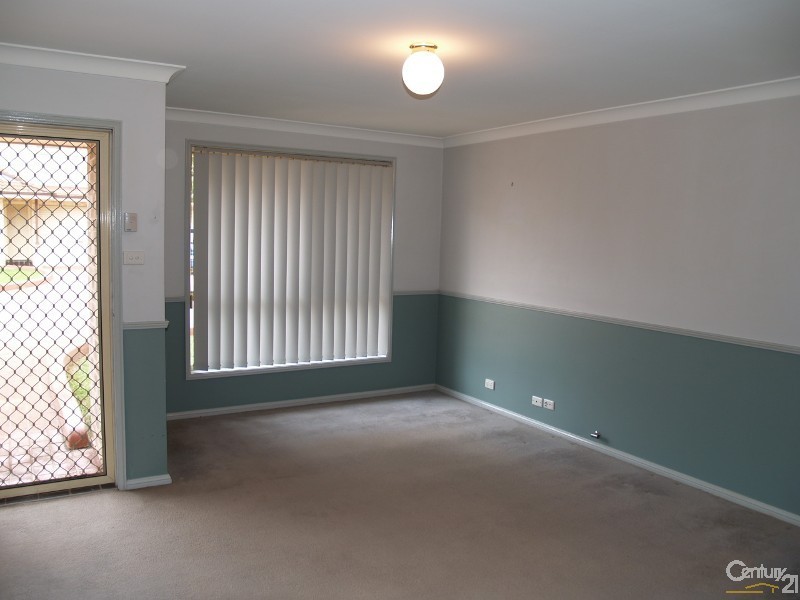 1/5 Gilmore Close, Glenmore Park NSW 2745