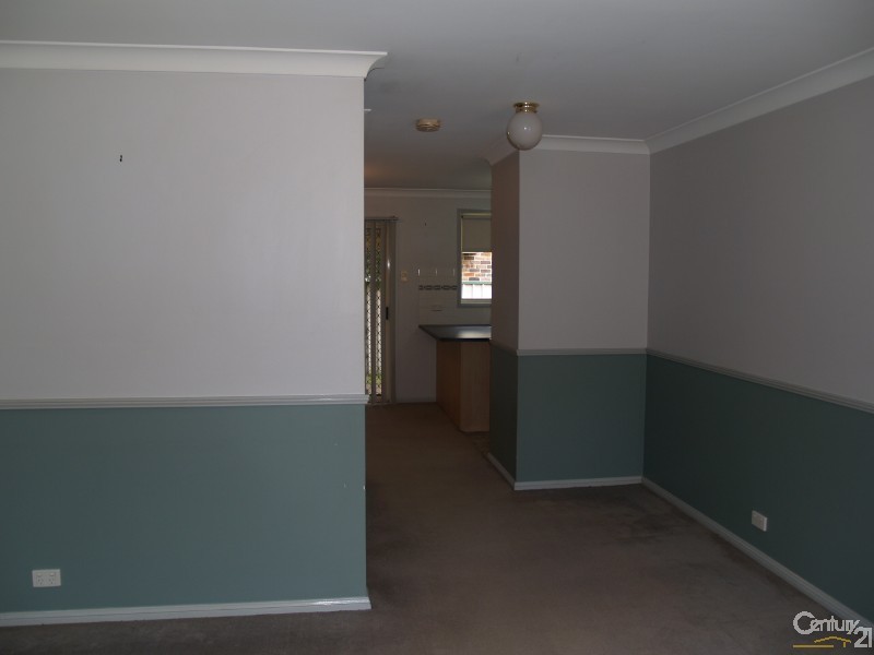 1/5 Gilmore Close, Glenmore Park NSW 2745