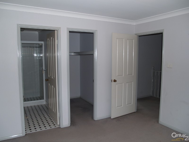 1/5 Gilmore Close, Glenmore Park NSW 2745