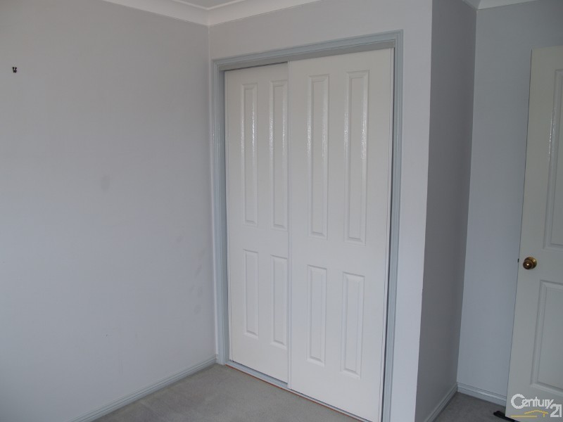 1/5 Gilmore Close, Glenmore Park NSW 2745