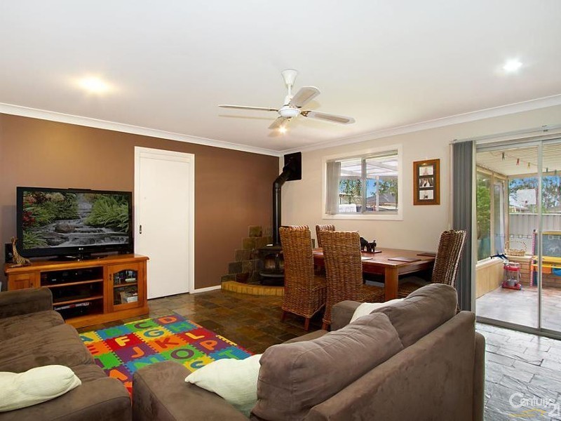 11 William Street, Cambridge Park NSW 2747