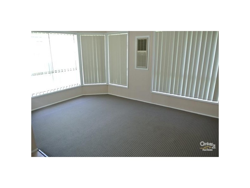 8 Linara Circuit, Glenmore Park NSW 2745