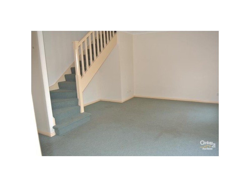 2/69A Barry Street, Cambridge Park NSW 2747