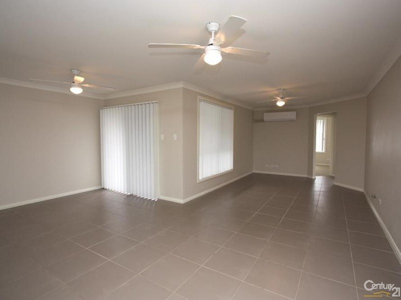 26 Finsbury Circuit, Ropes Crossing NSW 2760