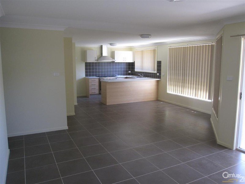 18 Maiden Avenue, Ropes Crossing NSW 2760