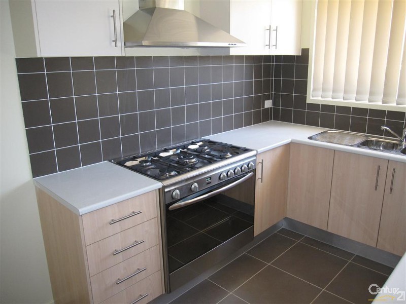 18 Maiden Avenue, Ropes Crossing NSW 2760