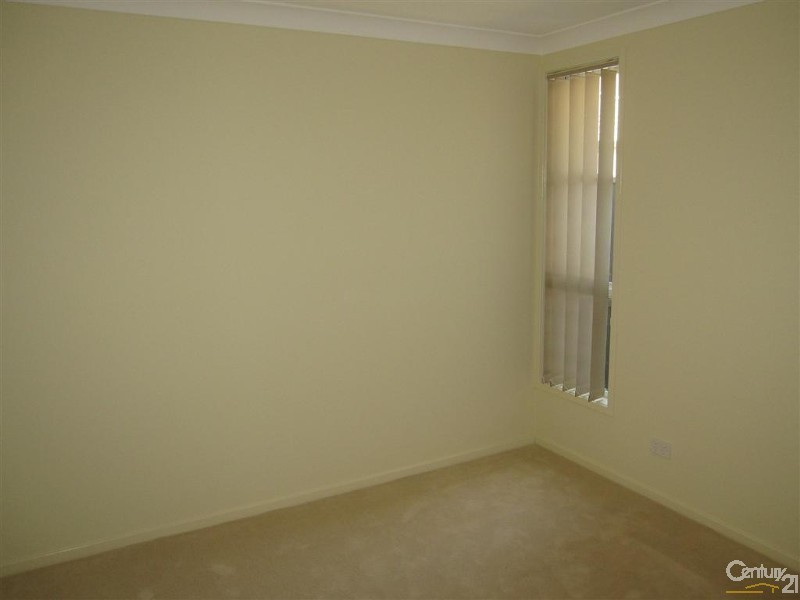 18 Maiden Avenue, Ropes Crossing NSW 2760