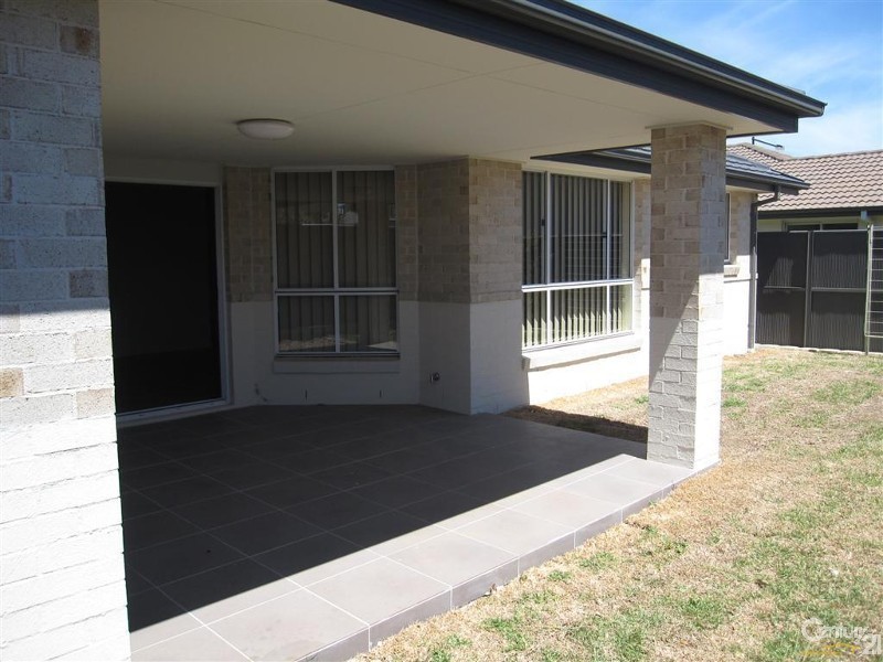 18 Maiden Avenue, Ropes Crossing NSW 2760