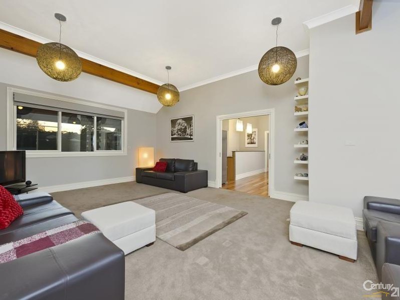 11 Kadiera Close, Wallacia NSW 2745