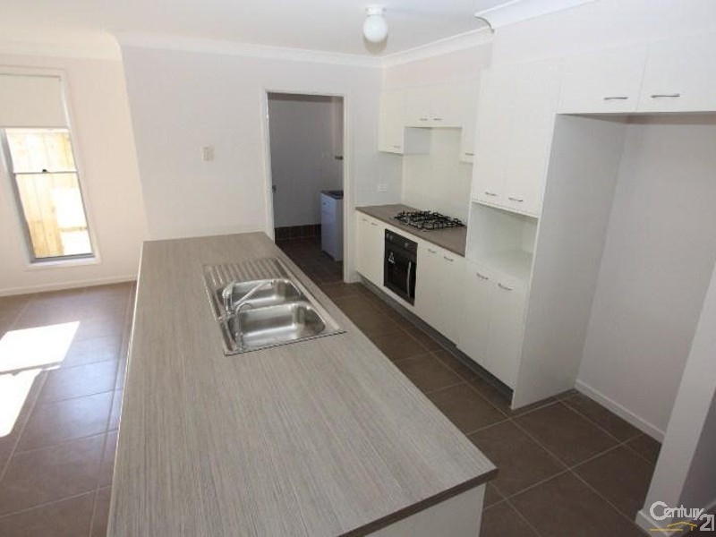 13 Hassall Way, Glenmore Park NSW 2745