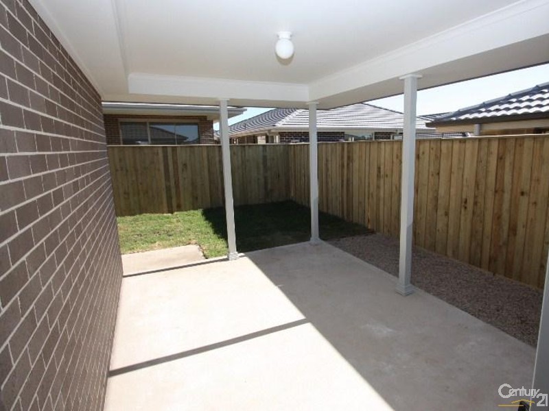 13 Hassall Way, Glenmore Park NSW 2745