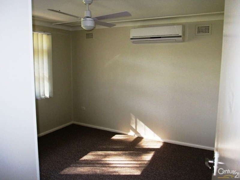 12 Cheltenham Avenue, Cambridge Park NSW 2747