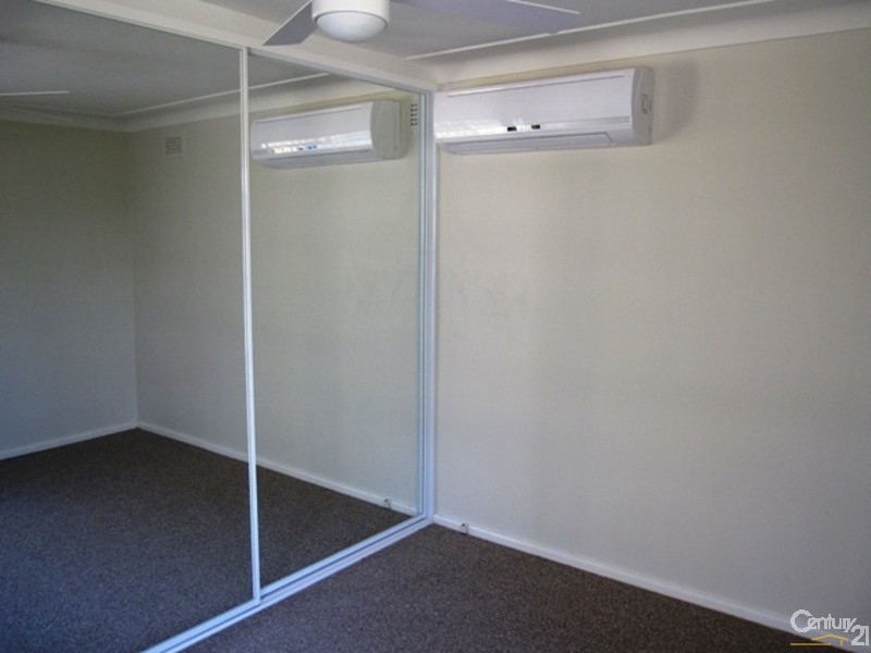 12 Cheltenham Avenue, Cambridge Park NSW 2747