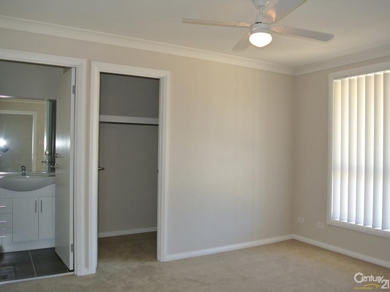 25 Finsbury Circuit, Ropes Crossing NSW 2760