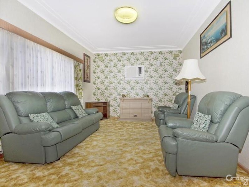 1 Kenarf Close, Kingswood NSW 2747