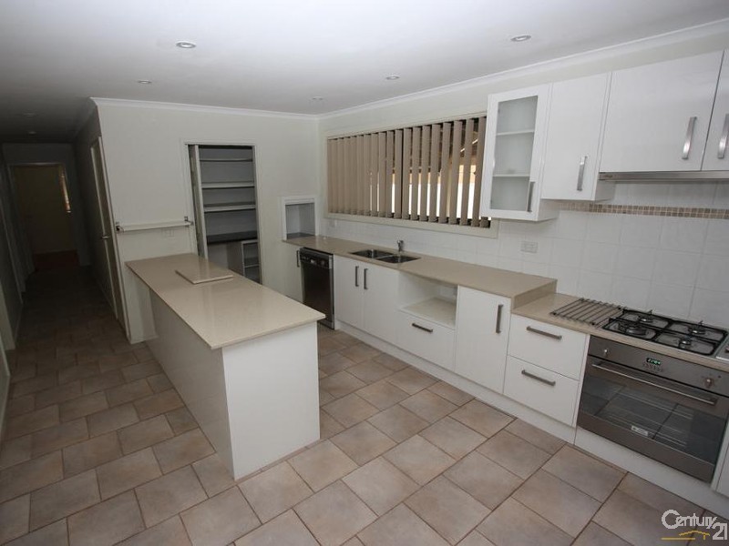 8 Wardell Drive, South Penrith NSW 2750